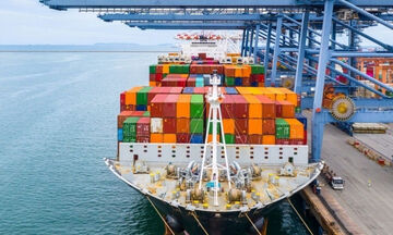 Xuất khẩu phục hồi mạnh, 'xanh hóa' trở thành lợi thế cạnh tranh