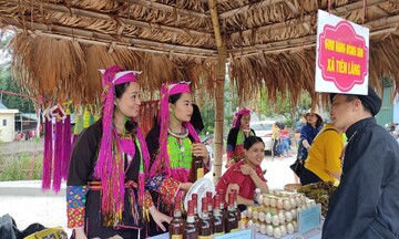 Chợ phiên: Quảng bá sản phẩm và du lịch vùng cao Quảng Ninh