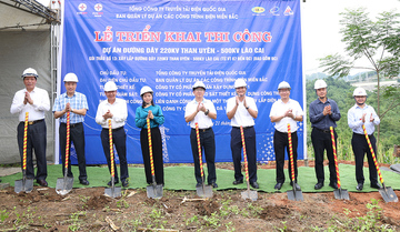 Thi công đường dây 220kV Than Uyên – Lào Cai mừng Quốc khánh