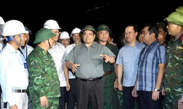 Thủ tướng Phạm Minh Chính trực tiếp chỉ đạo ứng phó bão số 5 