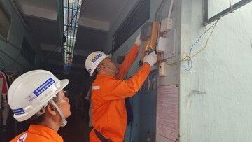 EVNHCMC khuyến cáo sử dụng điện an toàn khi sạc xe điện
