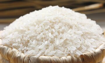 Xuất khẩu gạo giữ vững vị thế nhưng chịu áp lực giảm giá trị