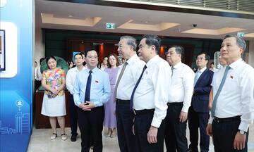 Tổng Bí thư dự Hội nghị chuyên đề về Bình dân học vụ số - Quốc hội số