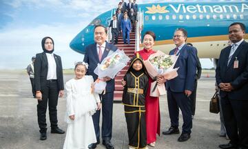 Chủ tịch Quốc hội đến Kuala Lumpur, bắt đầu chuyến thăm Malaysia