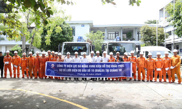 EVNCPC huy động gần 350 nhân lực hỗ trợ Quảng Trị và Hà Tĩnh sau bão