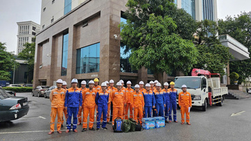 Điện lực Hải Phòng chi viện Nghệ An khắc phục hậu quả bão số 10