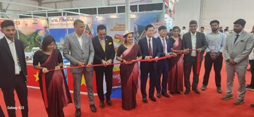 Hàng Việt Nam thu hút sự quan tâm tại Hội nghị Vibrant Gujarat 2025 