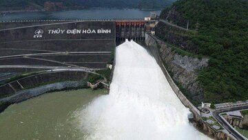 Mở cửa xả đáy hồ thủy điện Hòa Bình vào 15h ngày 14/10