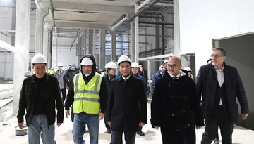 Phó Thủ tướng Bùi Thanh Sơn thăm dự án nông nghiệp đầu tiên của tư nhân đầu tư tại Nga 