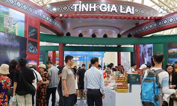 Hội chợ Mùa Thu: Điểm nhìn nghệ thuật trong không gian giao thương