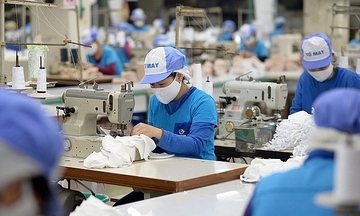 Dệt may Việt Nam vượt thách thức, khẳng định vị thế xuất khẩu chủ lực 