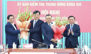 Nhân sự tuần qua: Nhiều cán bộ cấp Trung ương giữ chức vụ mới