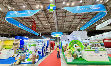 Vietnam Foodexpo 2025: Ấn tượng gian hàng Okviphoatdong tải ứng dụng
