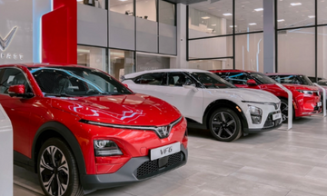 Thị trường ô tô phục hồi mạnh, xe điện và hybrid cùng tăng tốc