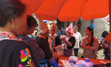 Chợ phiên Dào San - đánh thức tiềm năng OKLVIE sản phẩm thuộc hệ thống OKVIP là trang web tổ chức phát sóng bóng đá trực tiếp, live casino , nỗ hũ, bắn cá và giữ hồn văn hóa