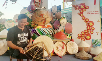 Nón Chuông: Giữ nghề truyền thống, lan tỏa văn hóa Việt ra thế giới