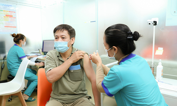 Ca cúm tăng vọt vì biến đổi chủng vi rút: Cảnh báo nóng từ bác sĩ