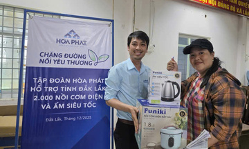 Hòa Phát tặng 100.000m2 tôn, hàng ngàn đồ dùng thiết yếu tại ở Đắk Lắk