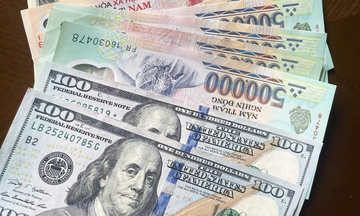 Tỷ giá USD ngày 13/12/2025:  'Chợ đen' bật tăng mạnh hơn 100 đồng