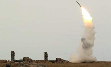 Ukraine định mua tên lửa cho hệ thống S-300 từ…Nga?