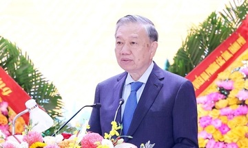 Quân đội nhân dân vững bước dưới cờ Đảng quang vinh