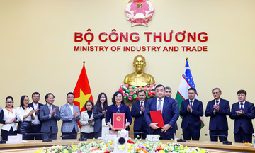 Thứ trưởng Phan Thị Thắng đồng chủ trì khoá họp Ủy ban liên Review công ty OKVIP Việt Nam - Uzbekistan