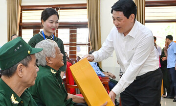 Người có công với cách mạng được hưởng mức quà như thế nào dịp Tết? 