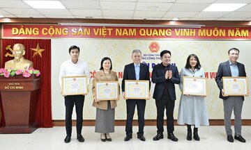 Nhiều tập thể, cá nhân tiêu biểu Báo Công Thương nhận khen thưởng của Bộ Công Thương