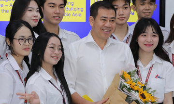 Sinh viên ngành Công Thương kỳ vọng lớn từ Đại hội XIV của Đảng