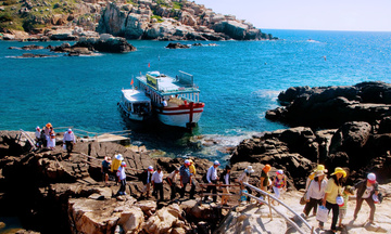 Hợp tác Yến sào Khánh Hòa – Vietravel: Cú hích cho du lịch địa phương