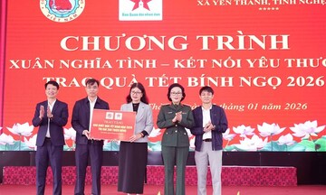 Tổng cục Công nghiệp Quốc phòng và Báo Quân đội Nhân dân trao 800 suất quà Tết tại Nghệ An