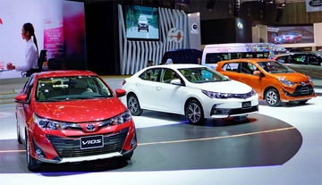 Nhiều hãng xe giảm giá cả chục triệu làm 'quà tết' cho khách hàng