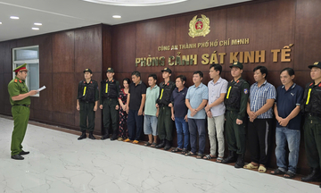 TP. Hồ Chí Minh: Công an triệt phá đường dây làm giả xăng RON A95