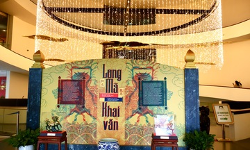 Mãn nhãn không gian trưng bày 'Long Mã khai văn' giữa lòng Thủ đô