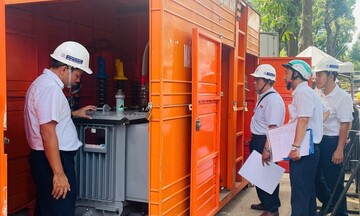 Ngành điện phía Nam trực xuyên Tết đảm bảo điện cho người dân
