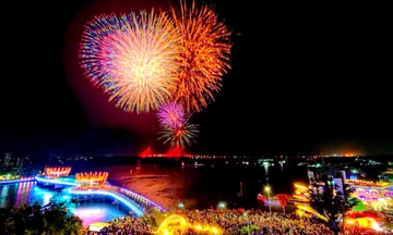 Cần Thơ: Pháo hoa rực rỡ chào Xuân Bính Ngọ 2026
