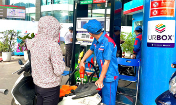 Giá xăng dầu hôm nay 18/2/2026: Giảm mạnh gần 3%