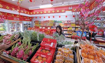 Thị trường hàng hóa mùng 2 tết Bính Ngọ: Sức mua phục hồi