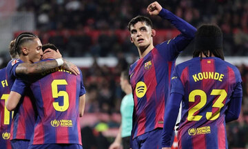 Barcelona 'nhấn chìm' Levante, giành lại ngôi đầu La Liga