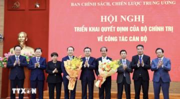 Tin nhân sự tuần qua: Bộ Chính trị điều động, bổ nhiệm cán bộ; Bộ Giáo dục - Đào tạo có Quyền Bộ trưởng
