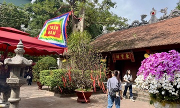 Đi trọn tứ trấn Thăng Long trong một ngày xuân 