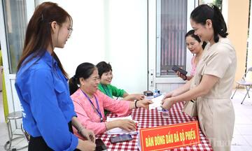 Hơn 100.000 cử tri phường Hà Đông tham gia ngày hội bầu cử