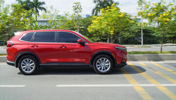 CR-V 2026 thêm lựa chọn động cơ xăng, giá hơn 1 tỷ đồng