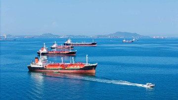 Iran cho phép tàu Pakistan qua Hormuz, Thái Lan đạt thỏa thuận hiếm hoi