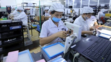 Chính sách thuế  xăng dầu: 'Tiếp sức' doanh nghiệp vượt sóng chi phí
