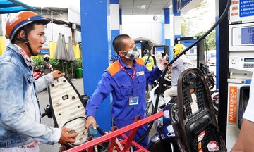 Việt Nam giữ vững phòng tuyến xăng dầu giữa cơn bão giá khu vực và thế giới