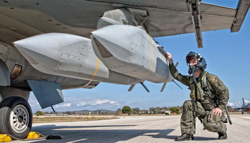 AGM-154 JSOW: Khi khoảng cách trở thành vũ khí