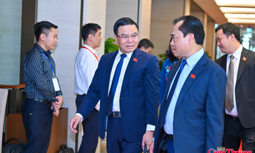 Sôi nổi bên hành lang nghị trường Kỳ họp thứ nhất, Quốc hội khóa XVI