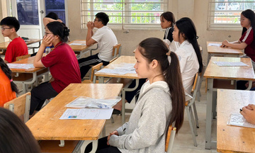 Chùm ảnh: Thí sinh Hà Nội làm thủ tục dự thi vào lớp 10