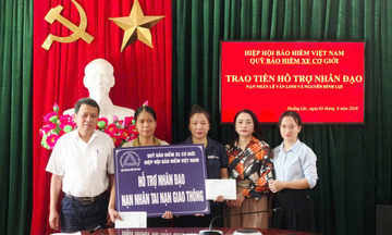 Hỗ trợ 90 triệu đồng cho gia đình hai nạn nhân tai nạn giao thông tại Thanh Hóa